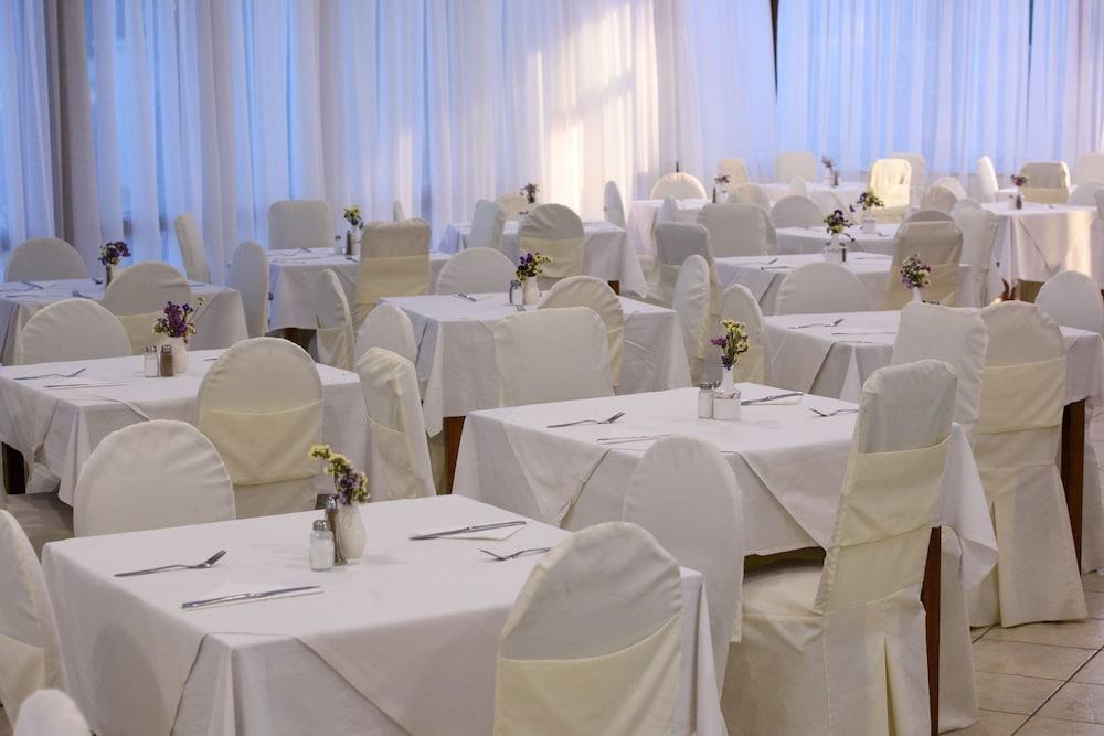 Amalia Hotel (Adults Only) Дасія Екстер'єр фото